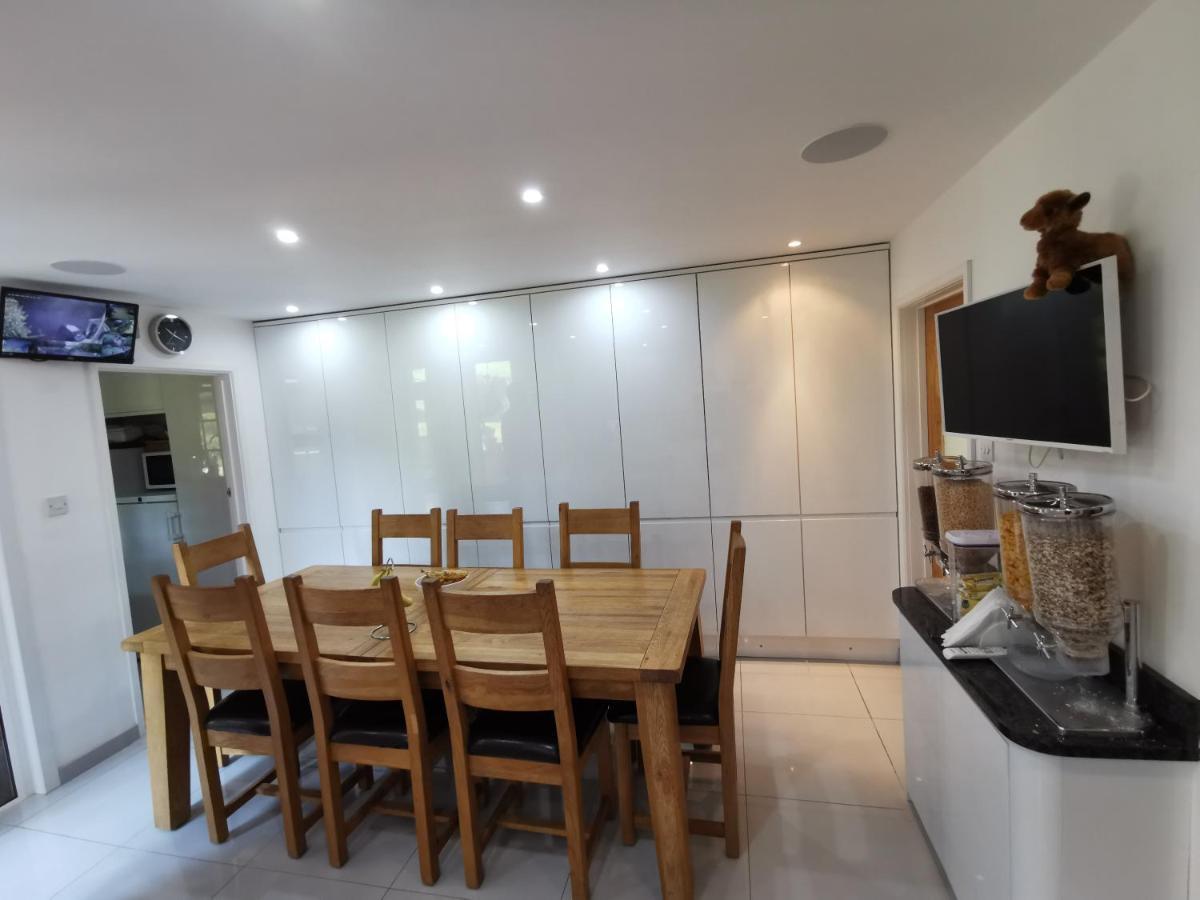 Chart House Bed And Breakfast Dorking Ngoại thất bức ảnh